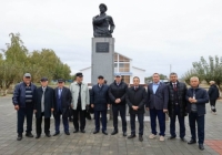 АМАНГЕЛДІ:Батыр бабамызға құран бағышталды
