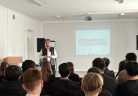 Колледж студенттерімен кездесті